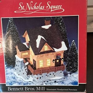 St. Nicholas Square Illuminated Porcelain House No Cord